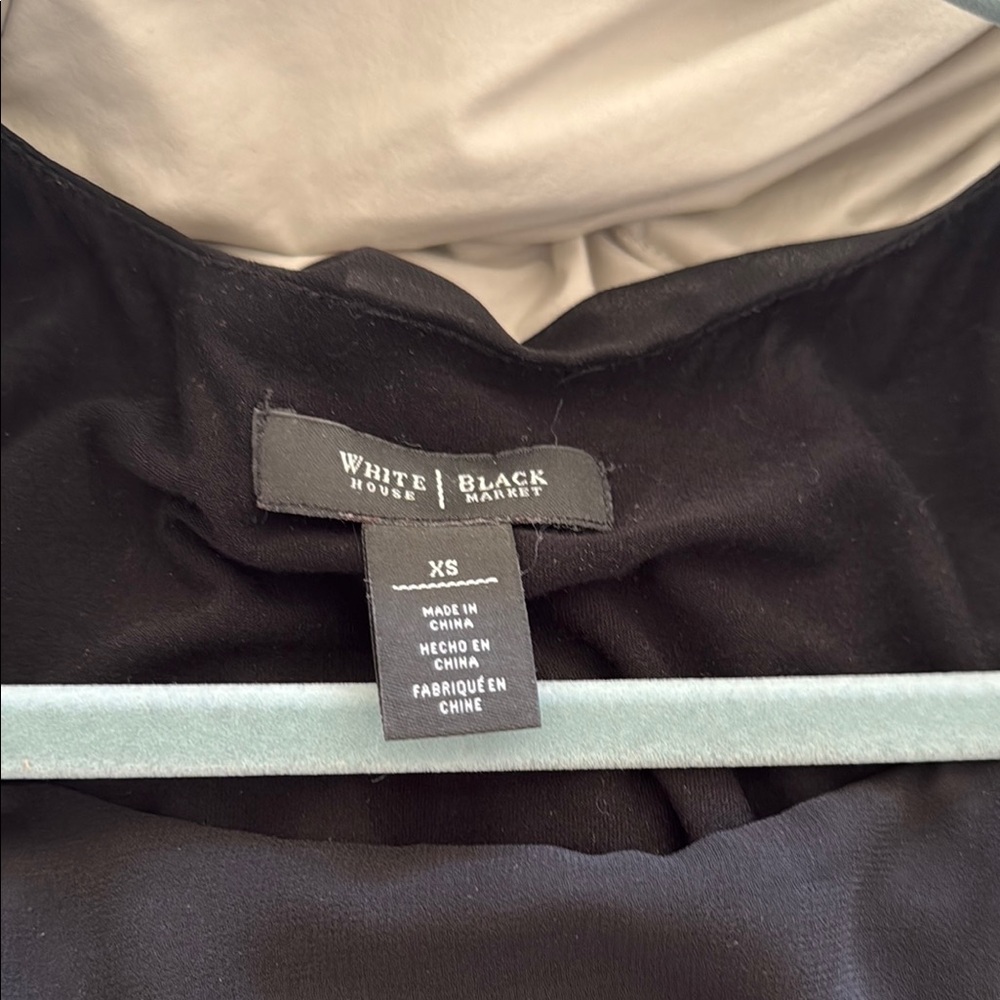 White House Black Market sleevless blouse tank top. Size XS - Picture 7 of 9